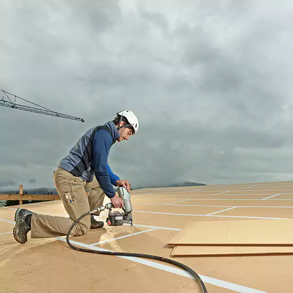 Why Cottage Grove Business Owners Choose Tovar Roofing LLC for Roof Replacement?